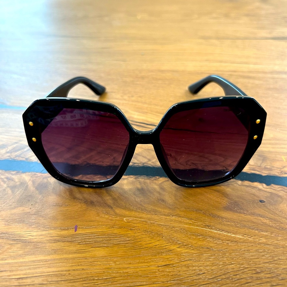 True Religion big lens sunglasses